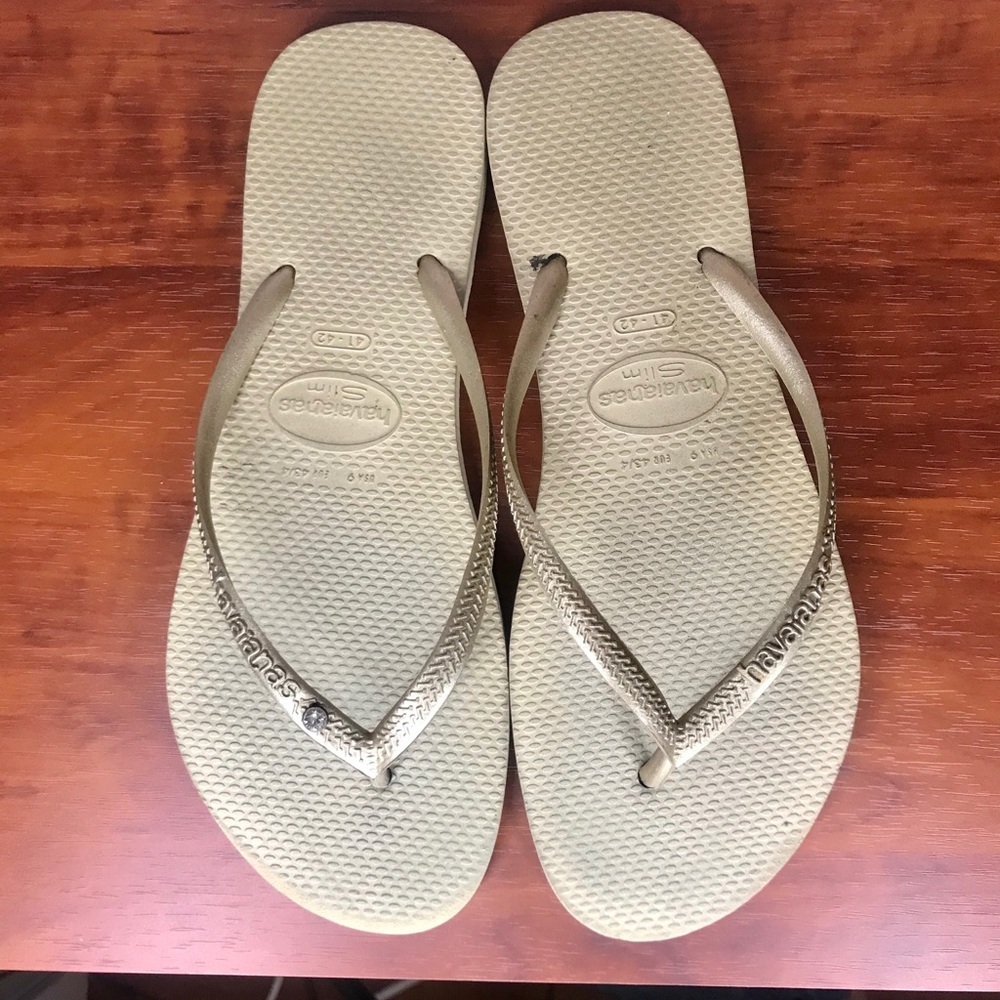 Havaianas Gold Slim Flip Flops w/ Crystal Charm - Picture 2 of 4